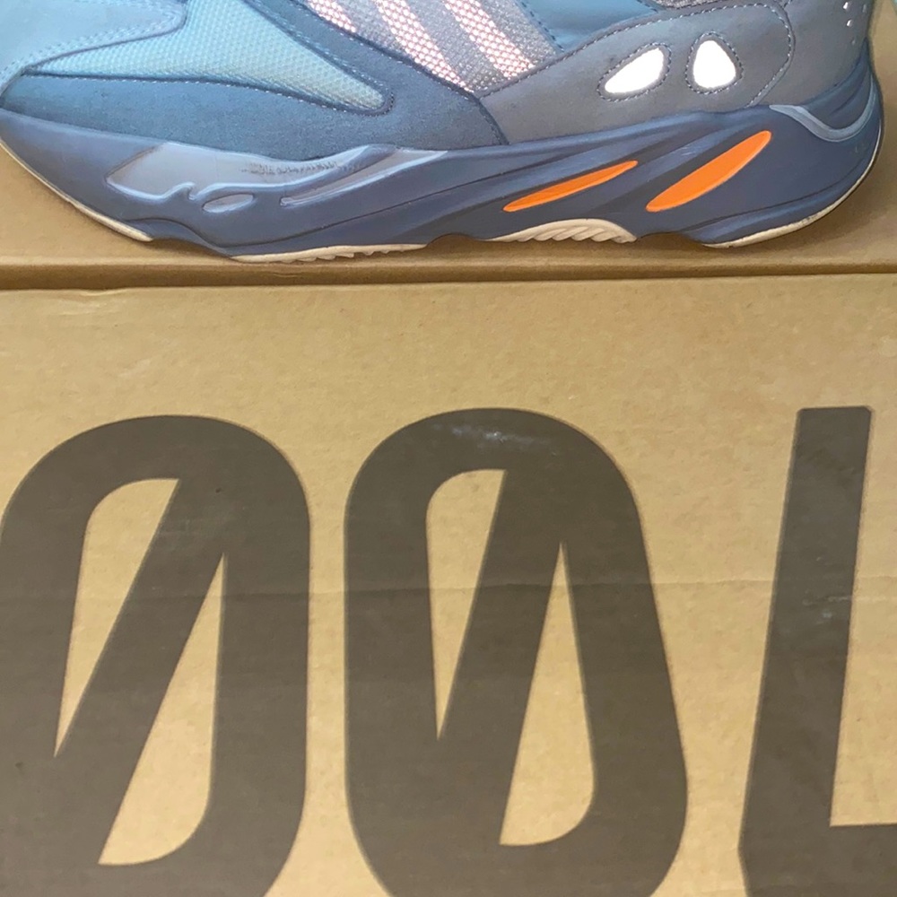 Selling Yeezyboost 700 used condition slightly-comes with suede cleaner